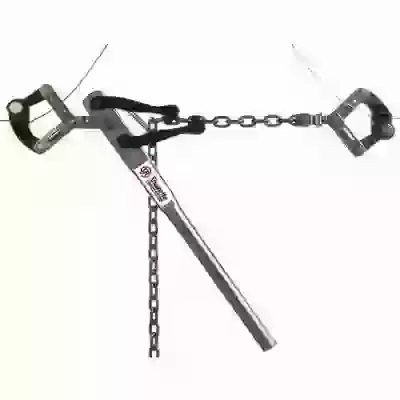 Pulling barbed wire clearance